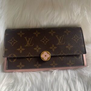 Louis Vuitton Monogram Flore Wallet on Rose Ballerine.